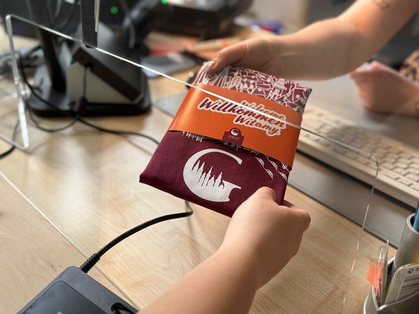 Alle Neu-Görlitzer erhalten den Welcome-Beutel bei der Anmeldung des Wohnsitzes im Einwohnermeldeamt, © Franziska Glaubitz