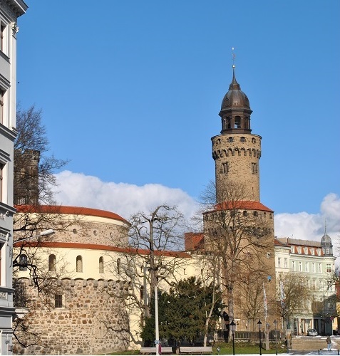 Blick auf den Kaisertrutz und den Reichenbacher Turm im Winter