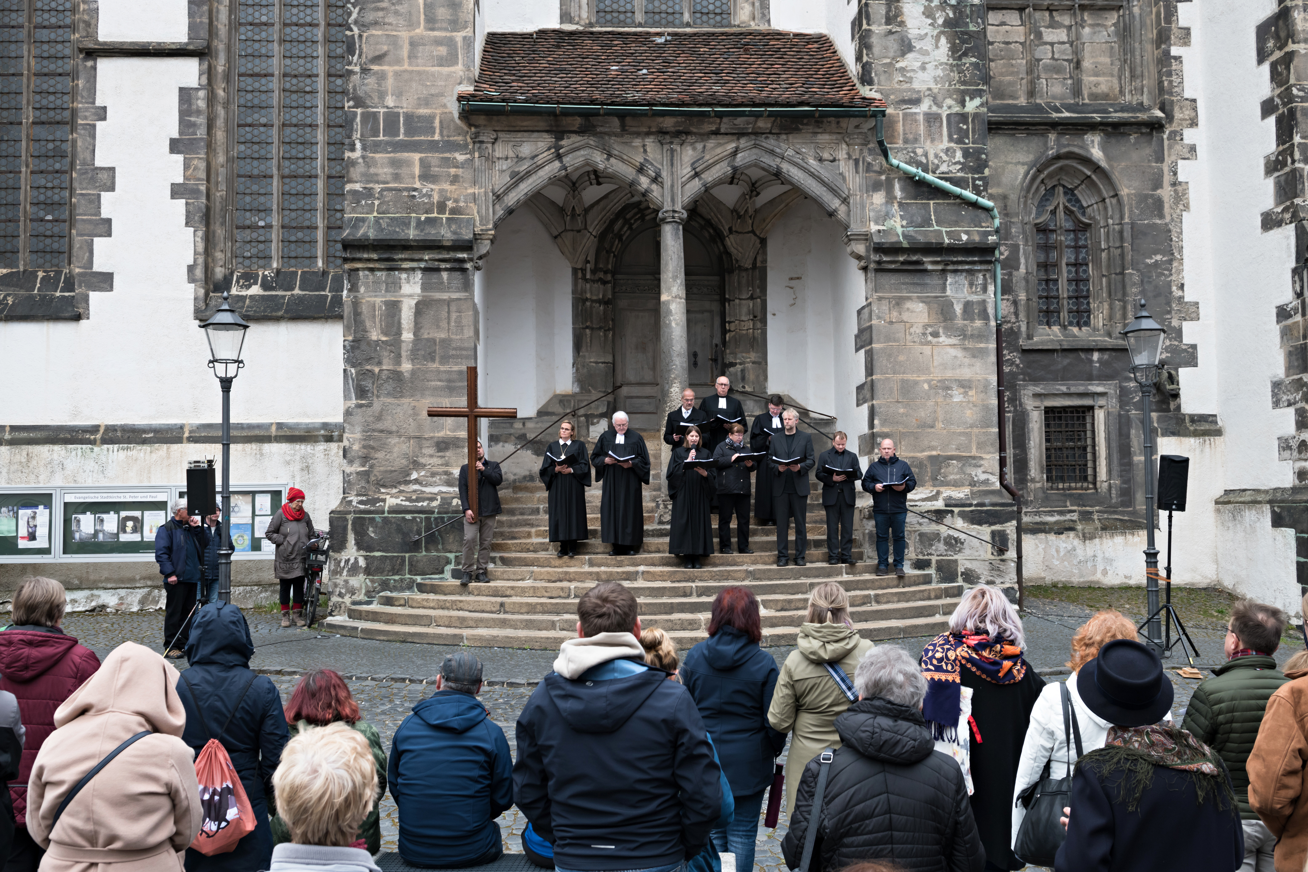 Beginn Kreuzweg vor der Peterskirche in Görlitz