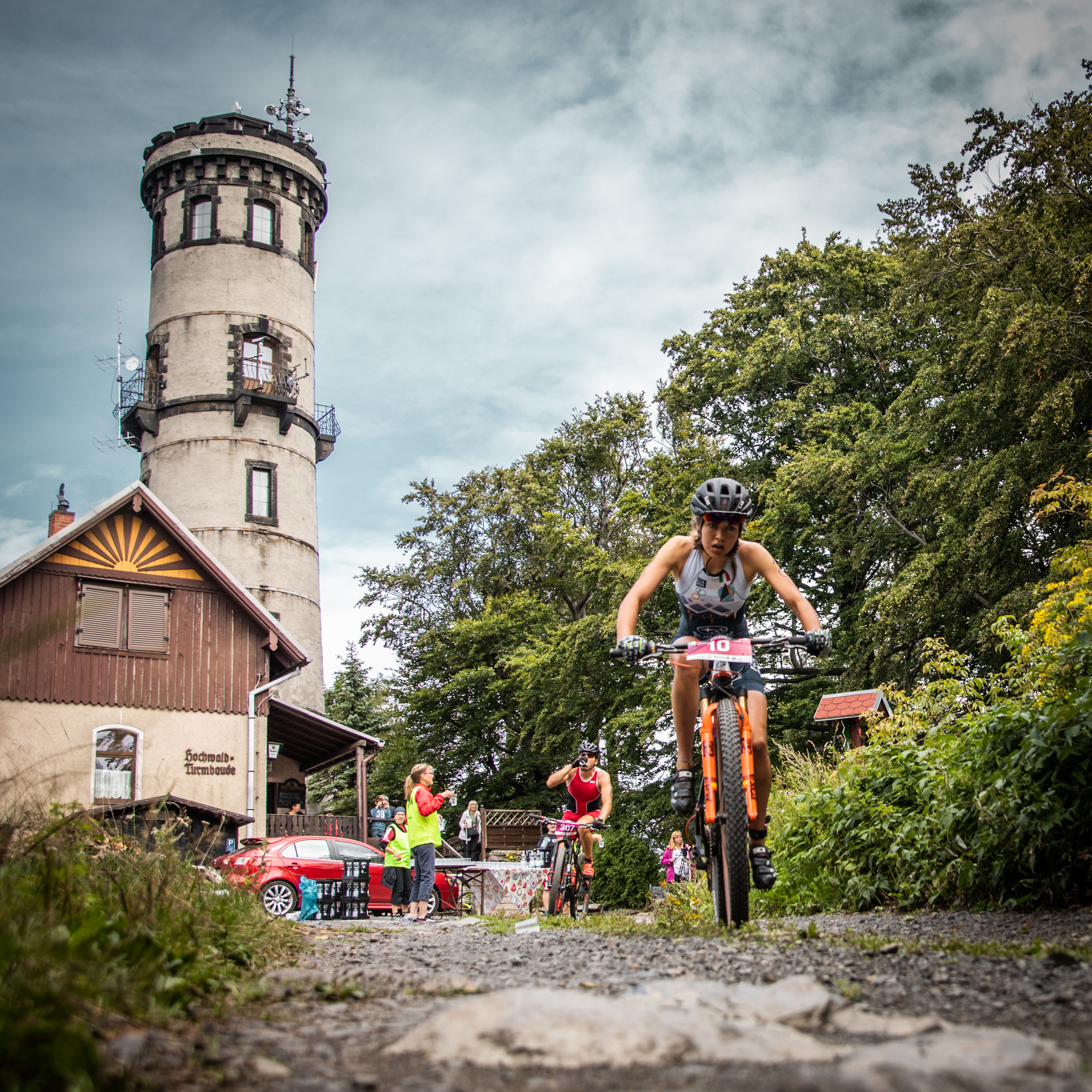 Mountainbikefahrer durch das Zittauer Gebirge